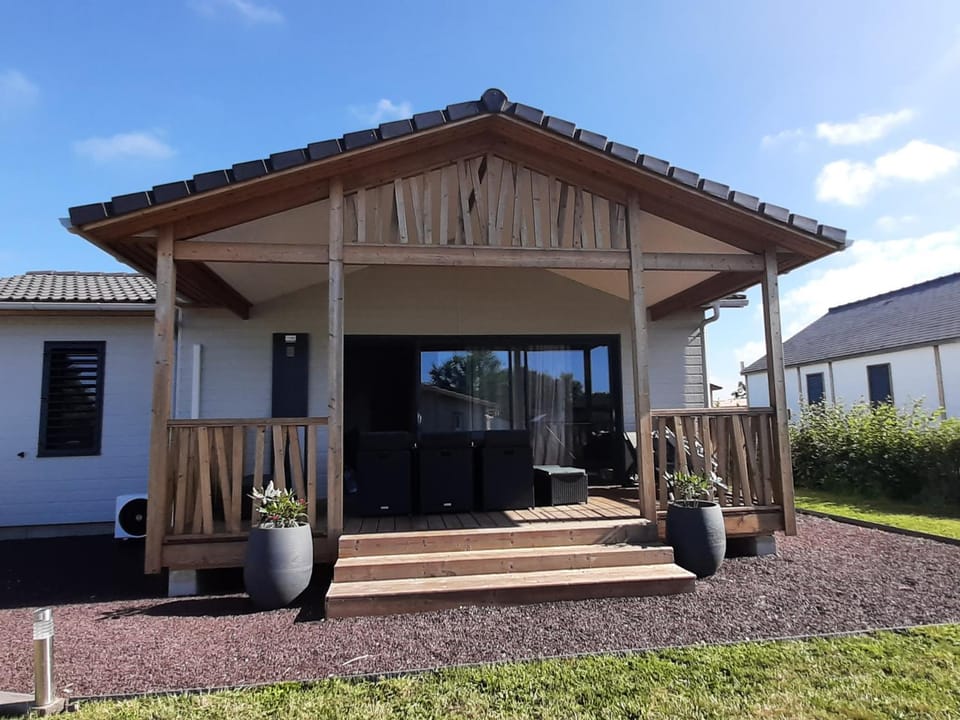 Chalet 3 chambres avec terrasse dans cadre verdoyant - FR-1-783-3 Chalet in Brittany