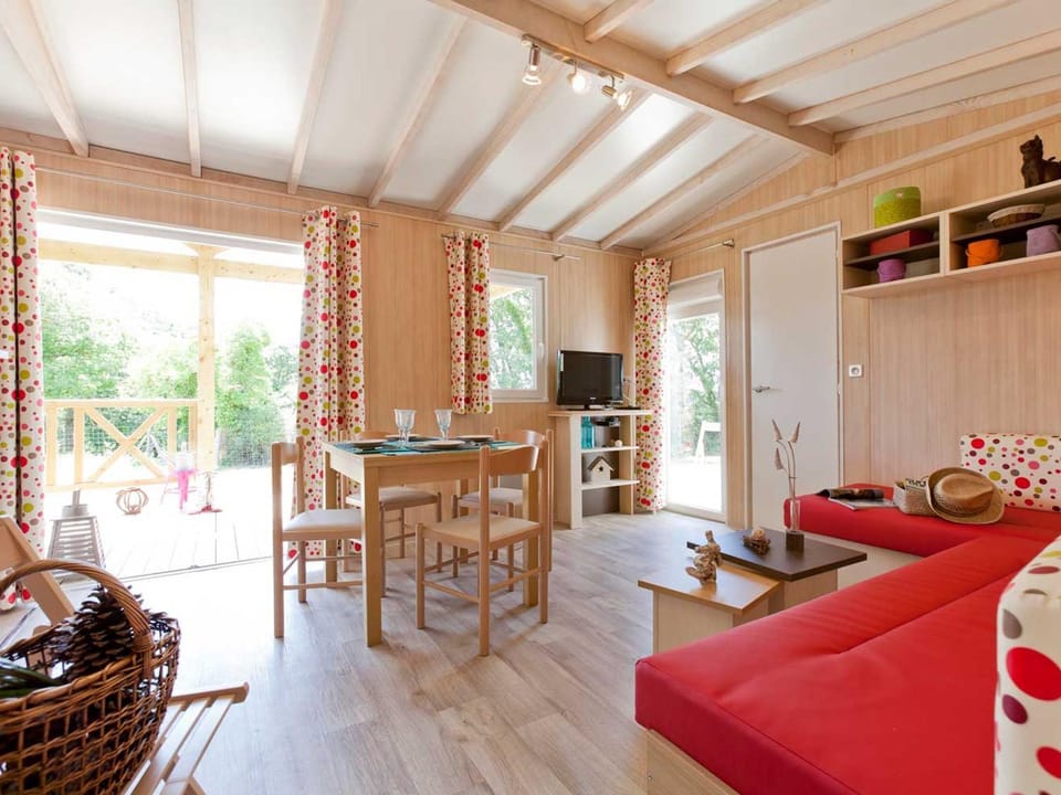 Chalet 2 chambres calme, proche lac et plage - FR-1-783-21 Chalet in Pays de la Loire