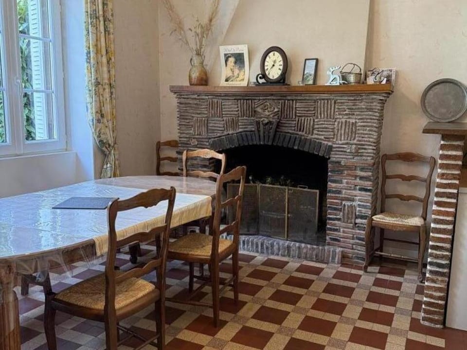 Maison de campagne XIXe avec piscine partagée et animaux admis - FR-1-489-505 House in Auvergne-Rhône-Alpes