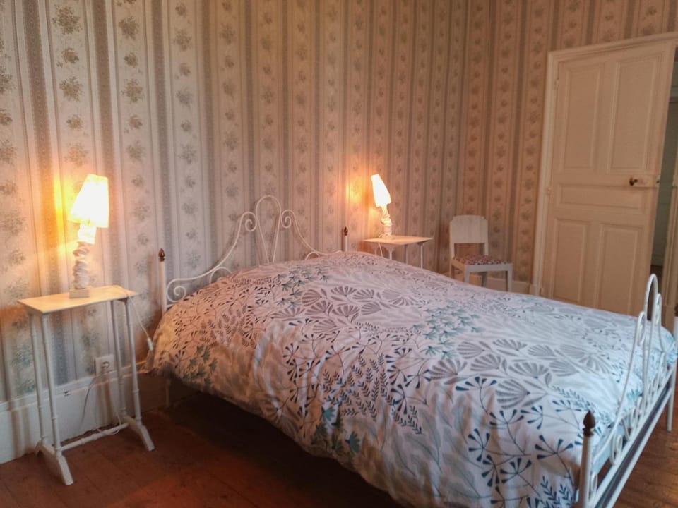 Maison de maître XIXe s. avec piscine et jardin - FR-1-489-504 House in Auvergne-Rhône-Alpes
