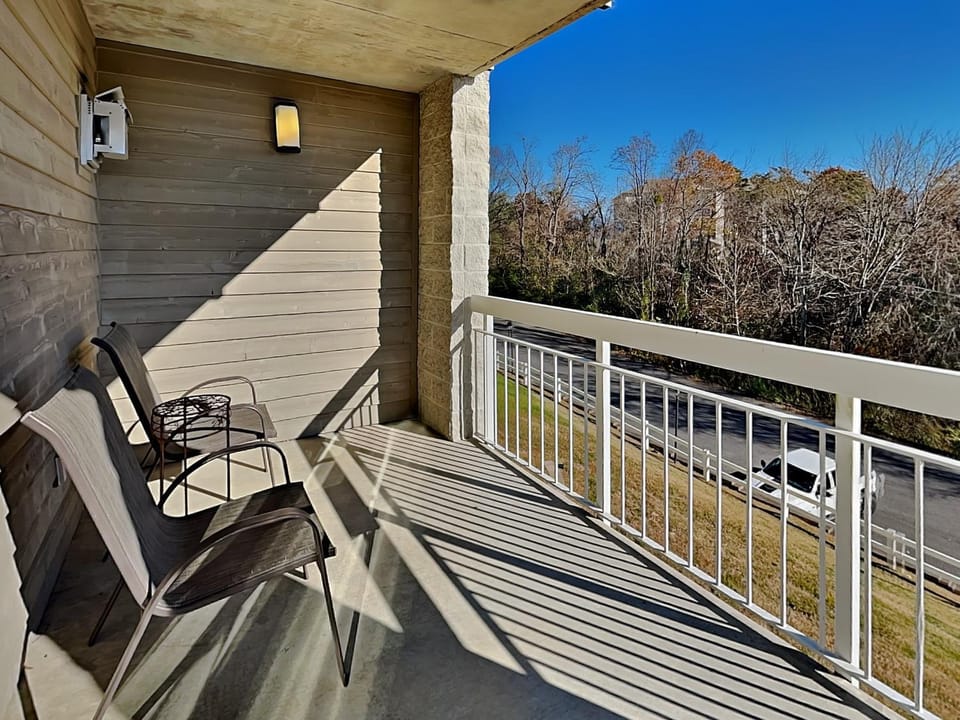 Natural landscape, Balcony/Terrace, Seating area