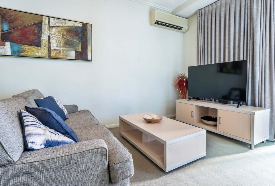 Skyline Viewpoint City Escape Parking - Pool - Gym Apartment in Kangaroo Point