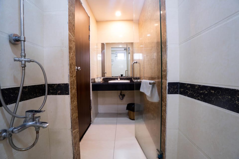 Golden Light Da Nang Hotel by Elite24 Hotel in Da Nang