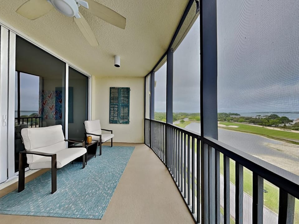 View (from property/room), Balcony/Terrace, Seating area, Sea view, furniture