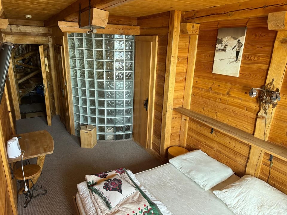 Bed, Bathroom, Photo of the whole room
