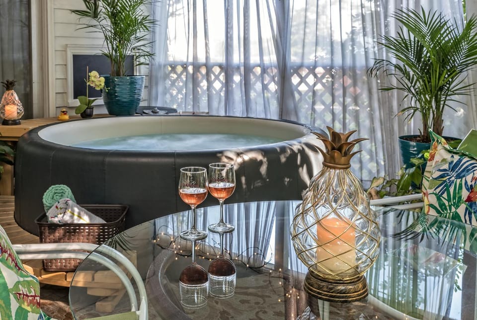 Patio, Hot Tub