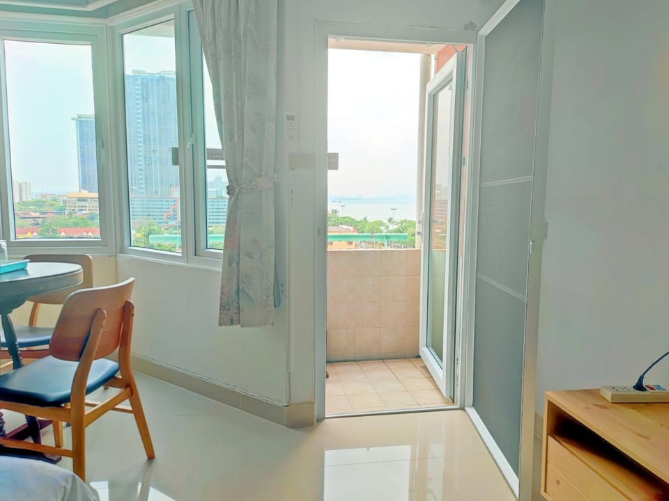 View (from property/room), Balcony/Terrace, Seating area