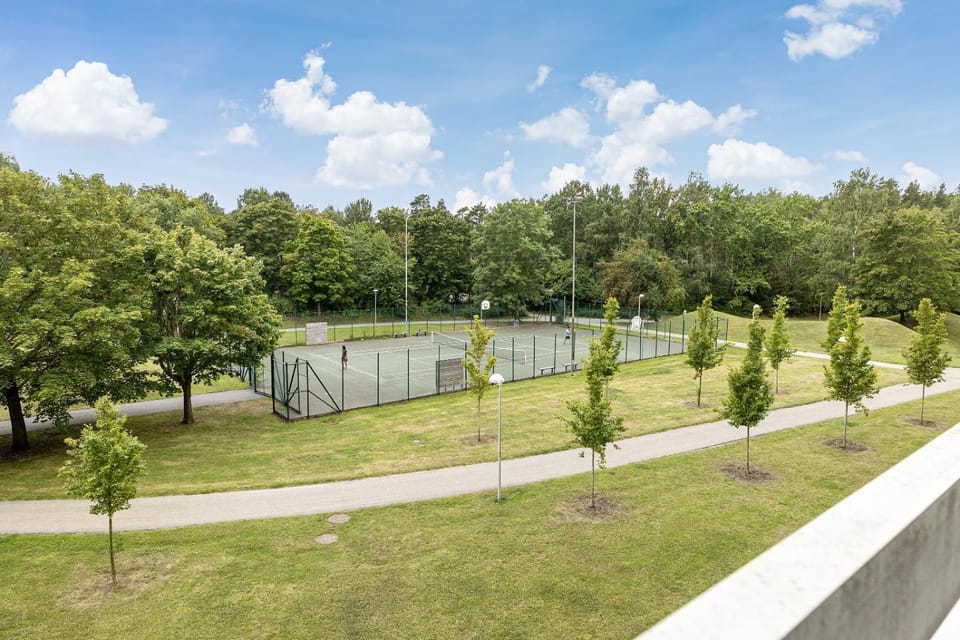 Balcony/Terrace, Tennis court