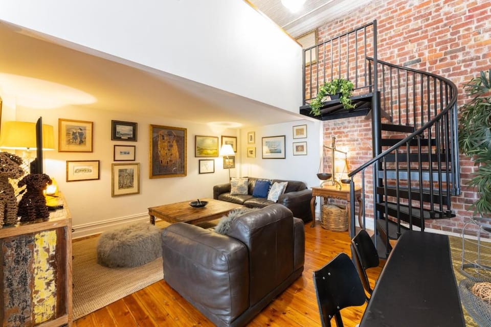 Luxury Mansion Loft by the Beach Apartment in Saint Kilda