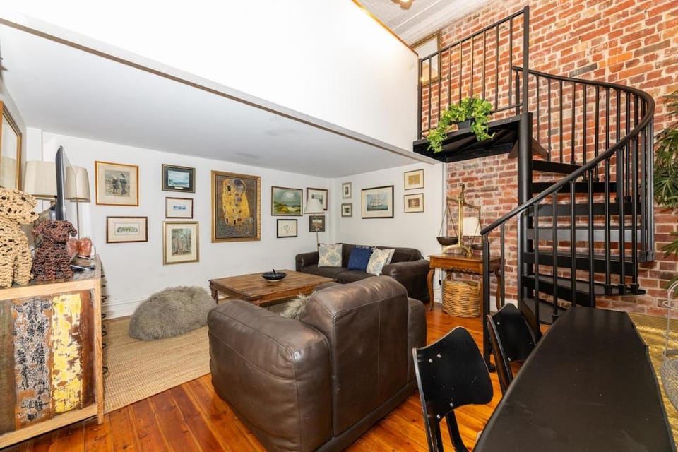 Luxury Mansion Loft by the Beach Apartment in Saint Kilda