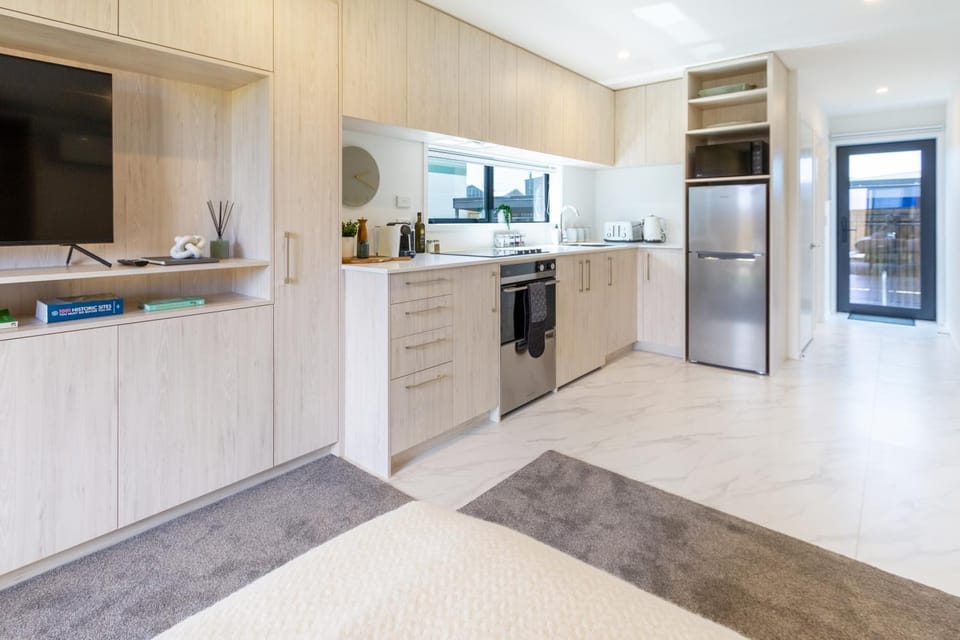 Facade/entrance, TV and multimedia, Kitchen or kitchenette, Photo of the whole room, Decorative detail, hair dresser, minibar, pet friendly, stove, toaster