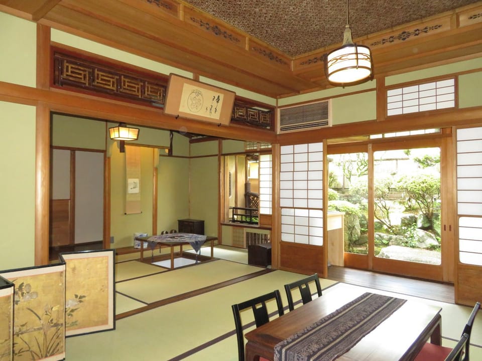 Living room, Seating area, air conditioner