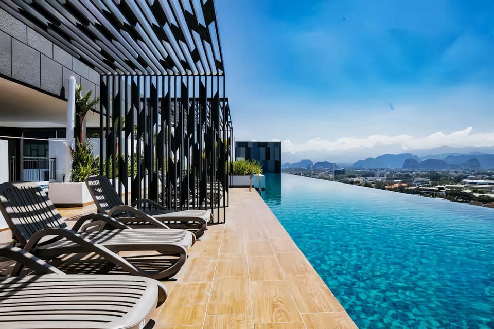 View (from property/room), Pool view, Swimming pool, sunbed