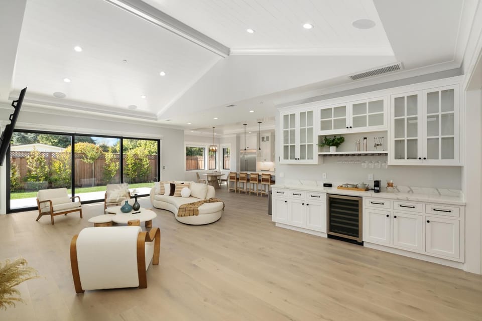 Kitchen or kitchenette, Living room, Seating area, Garden view