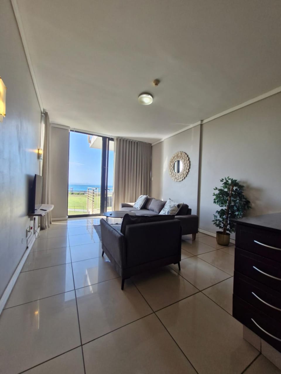 Accommodation Front - Ocean View 2 Sleeper Apartment in Durban