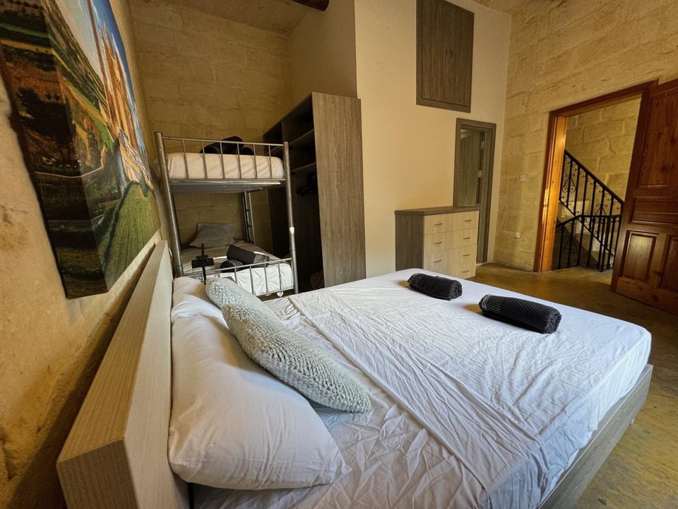 Bed, Bedroom, bunk bed