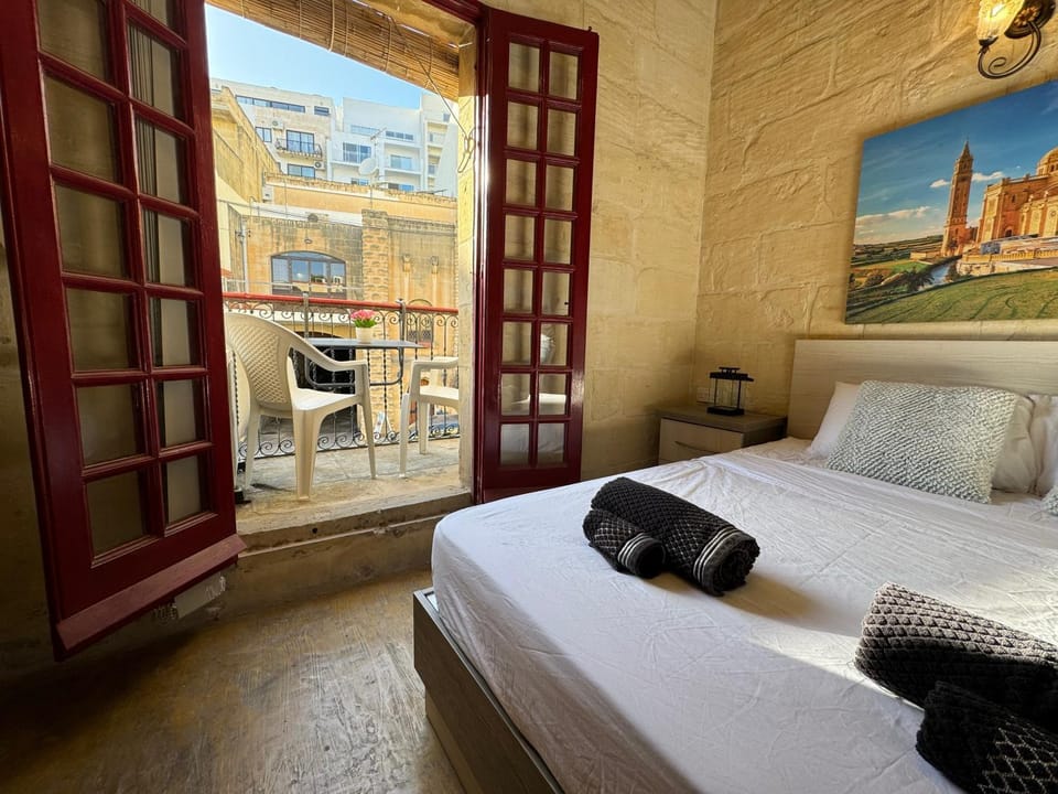 Bed, Balcony/Terrace, Bedroom