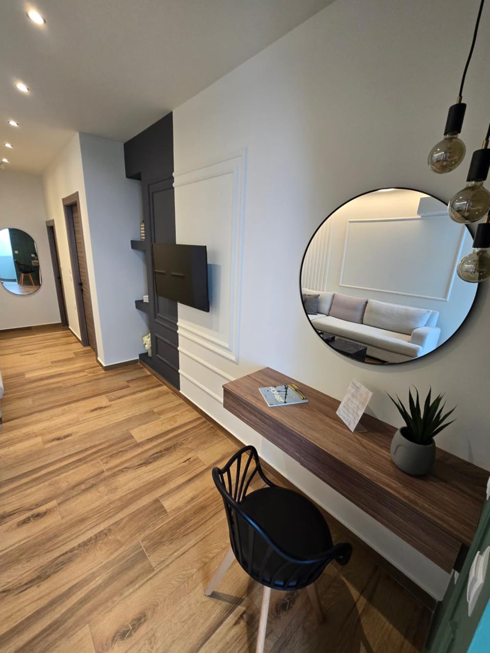 TV and multimedia, Living room, Seating area
