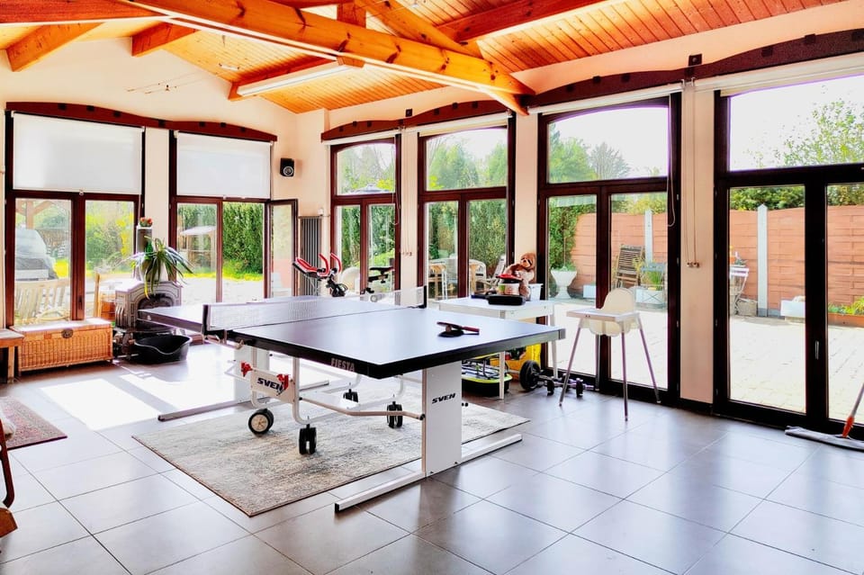 Table tennis