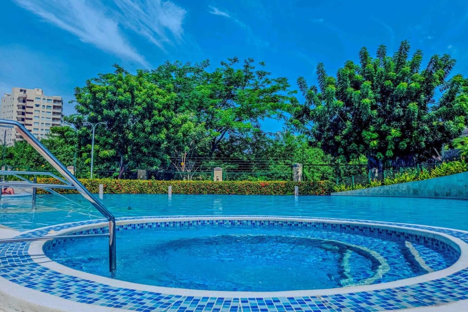 Hot Tub, Swimming pool