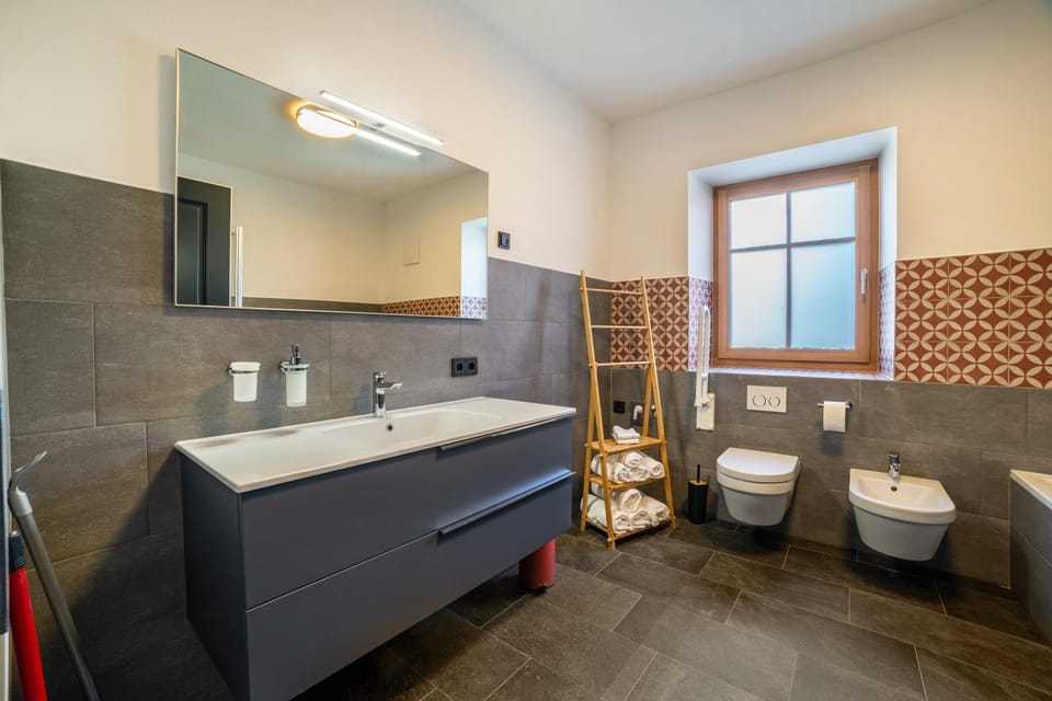 Bathroom, Living room