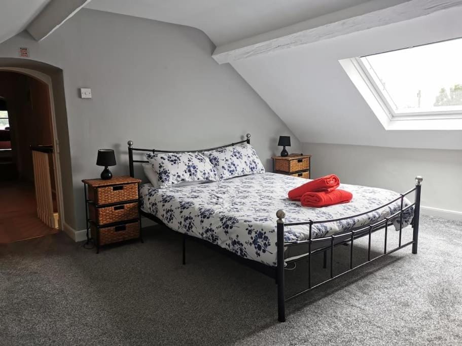 Spacious 3 Bedroom Apartment in Hillsborough, NI Apartment in Northern Ireland