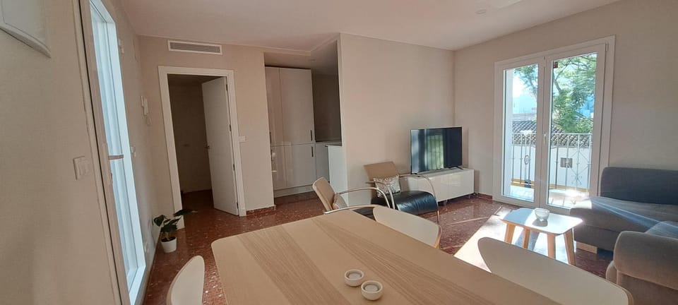 Communal lounge/ TV room, Living room, Seating area