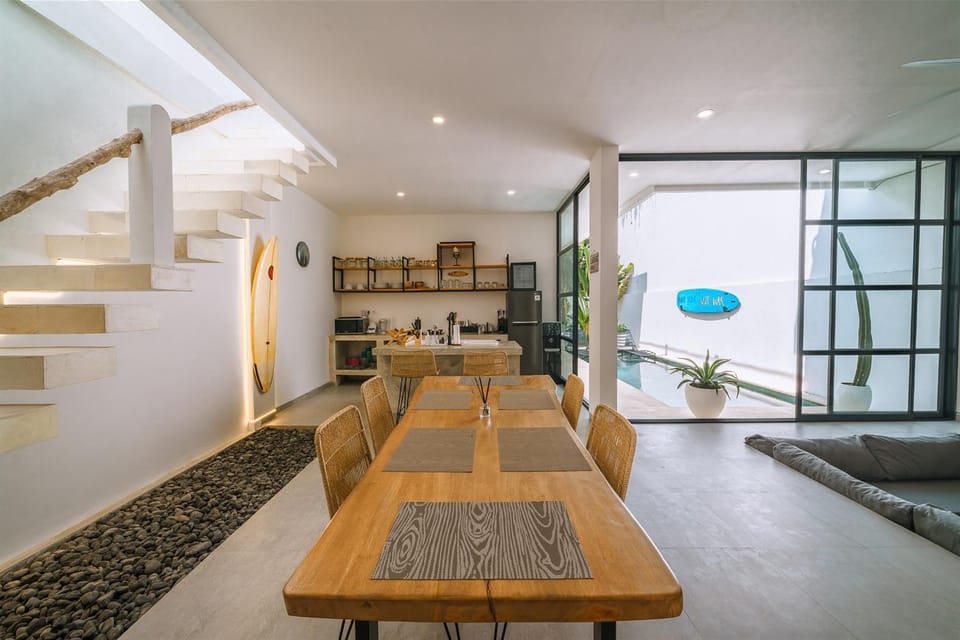 Kitchen or kitchenette, Living room, Seating area