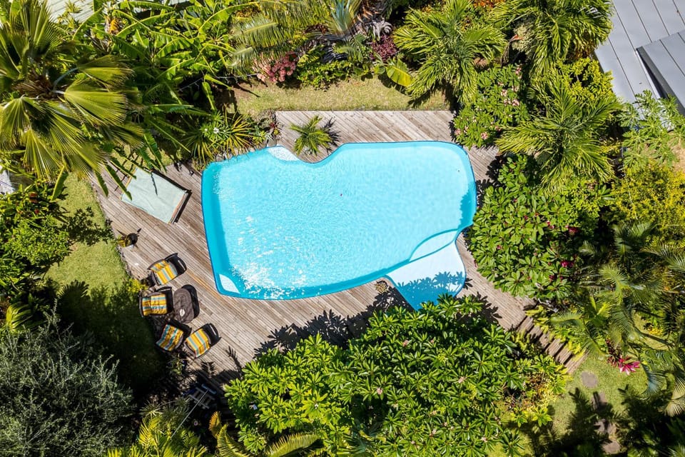 Property building, Bird's eye view, Pool view, Swimming pool