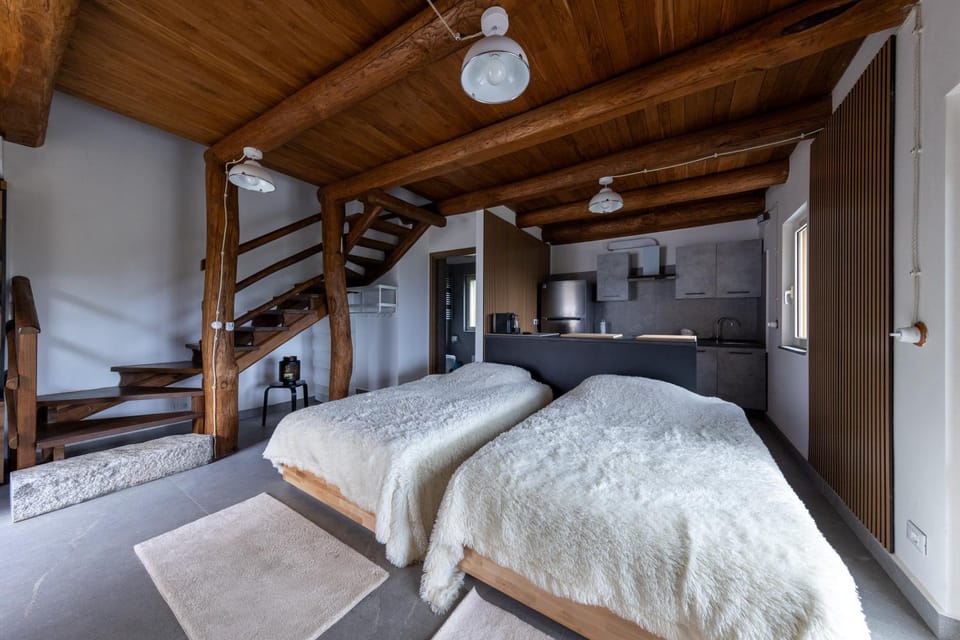 Bed, Kitchen or kitchenette, Bedroom