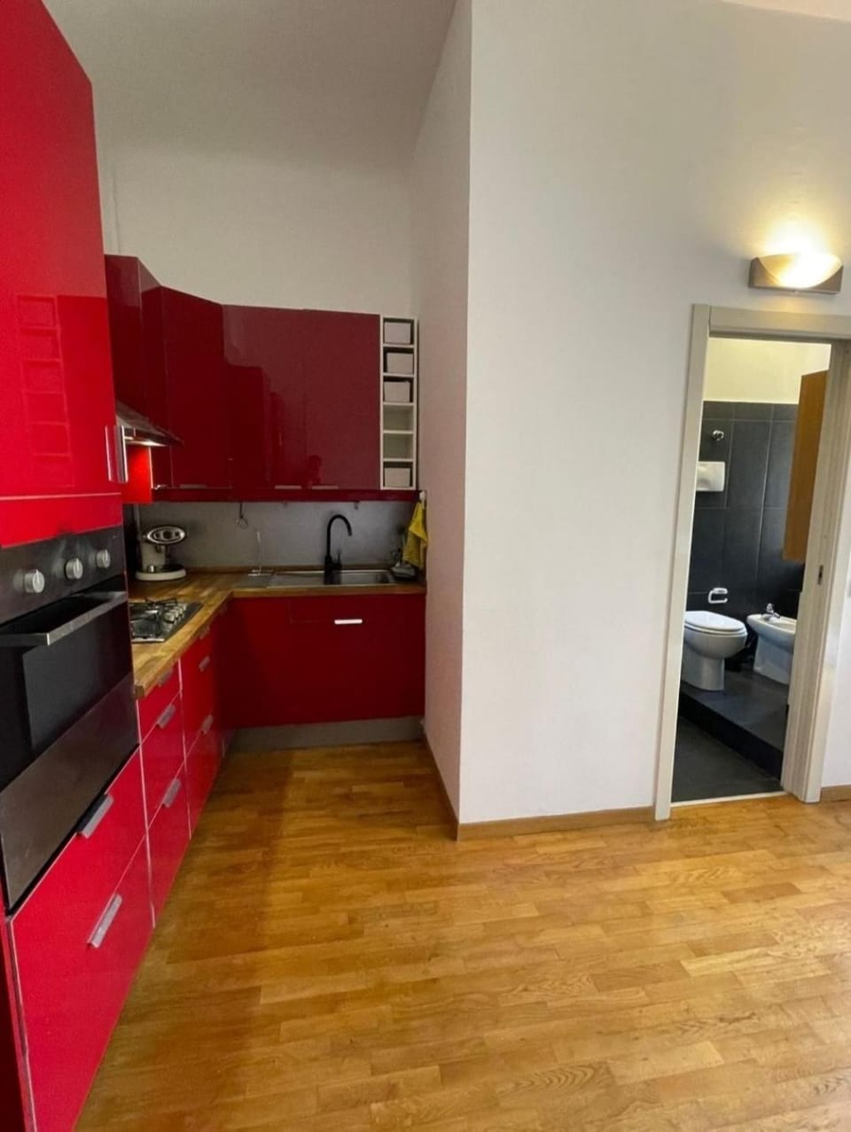 Kitchen or kitchenette, Photo of the whole room, pet friendly, stove