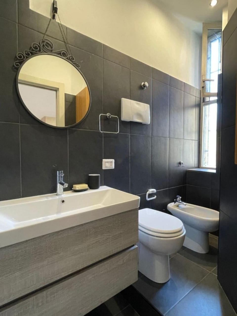 Toilet, Bathroom, bidet, towels