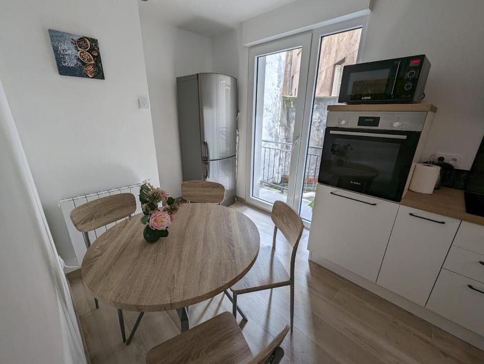 Appartement entièrement rénové au centre de Longwy Apartment in Grand Est