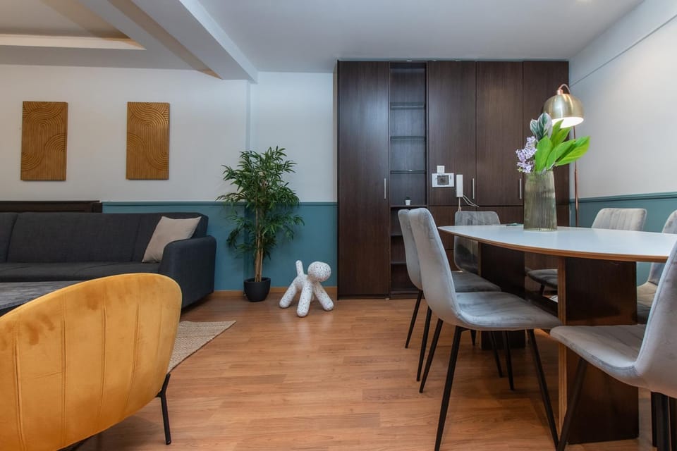 Living room, Dining area