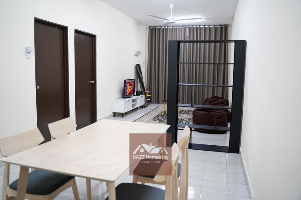 TV and multimedia, Living room, Seating area, Dining area, hair dresser