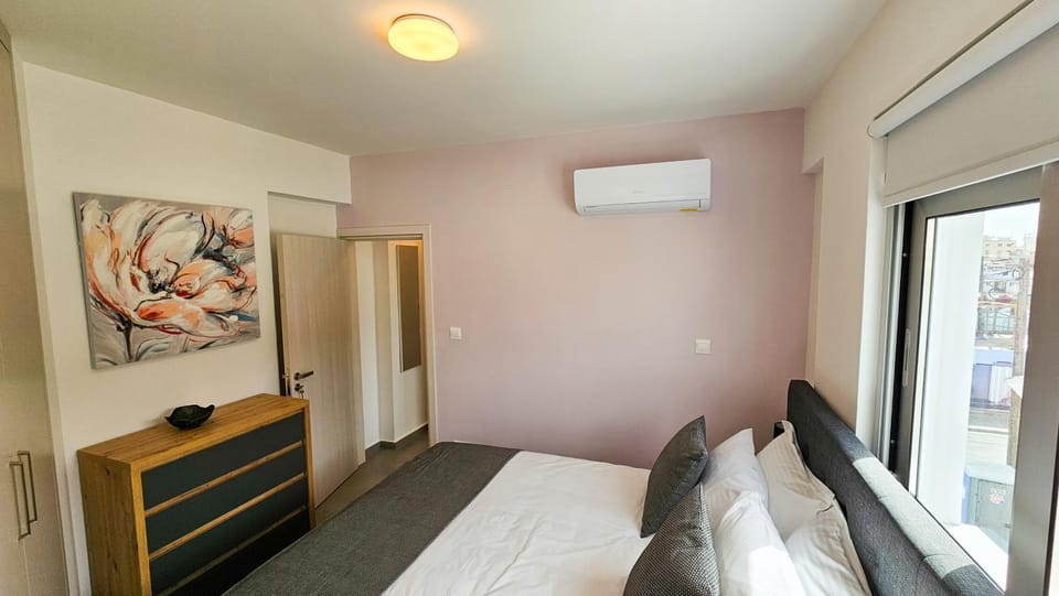Bed, Bedroom, air conditioner