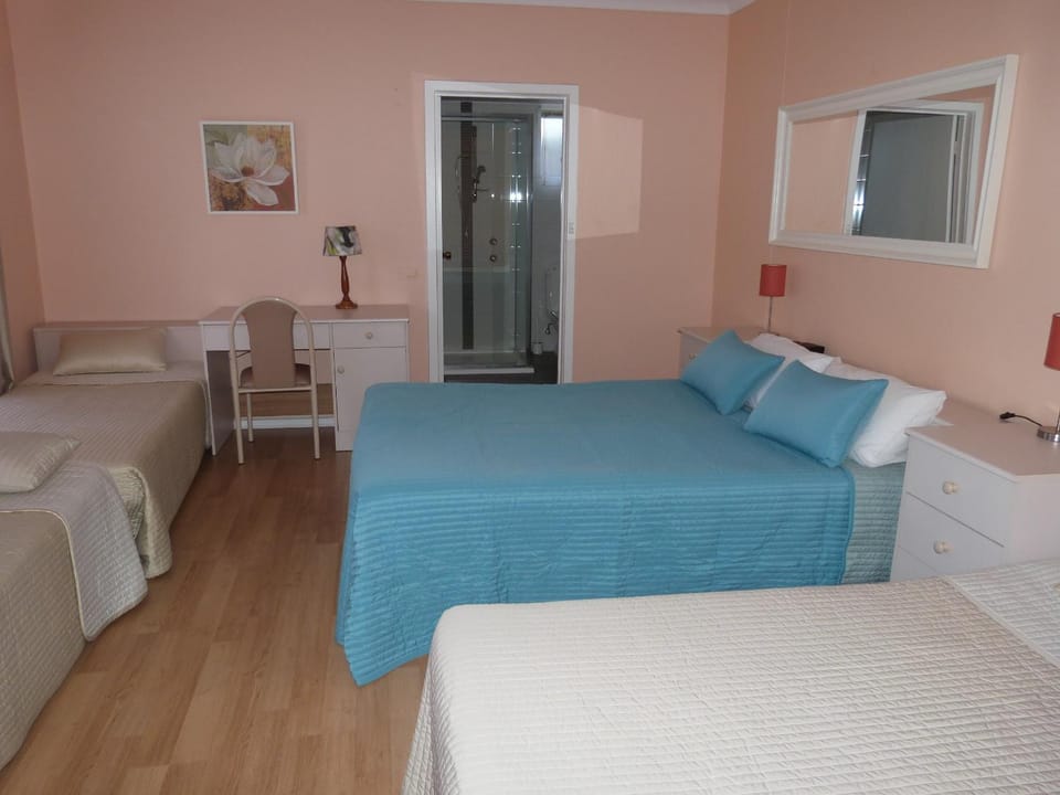 Bed, Seating area, Bedroom