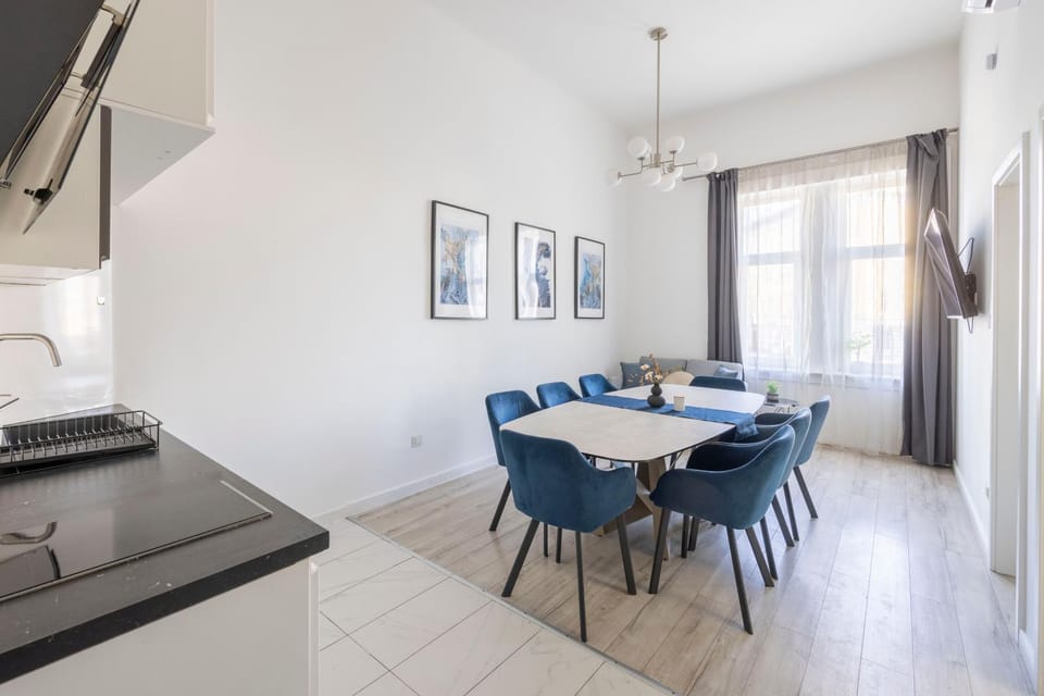 Kitchen or kitchenette, Living room, Seating area, Dining area, pet friendly, stove