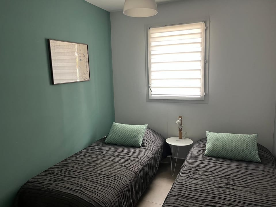 Appartement neuf, climatisé, piscine, terrasse Apartment in La Londe-les-Maures
