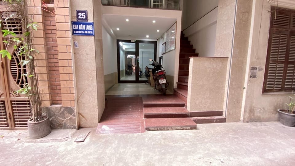 Facade/entrance