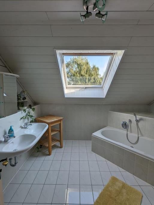 Ferienoase mit Dachterrasse nahe Sankt Leoner See Apartment in Baden-Württemberg