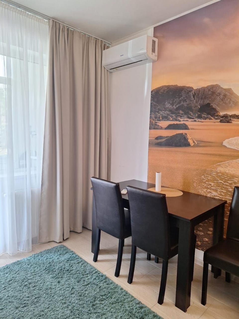 Living room, Seating area, Dining area, air conditioner