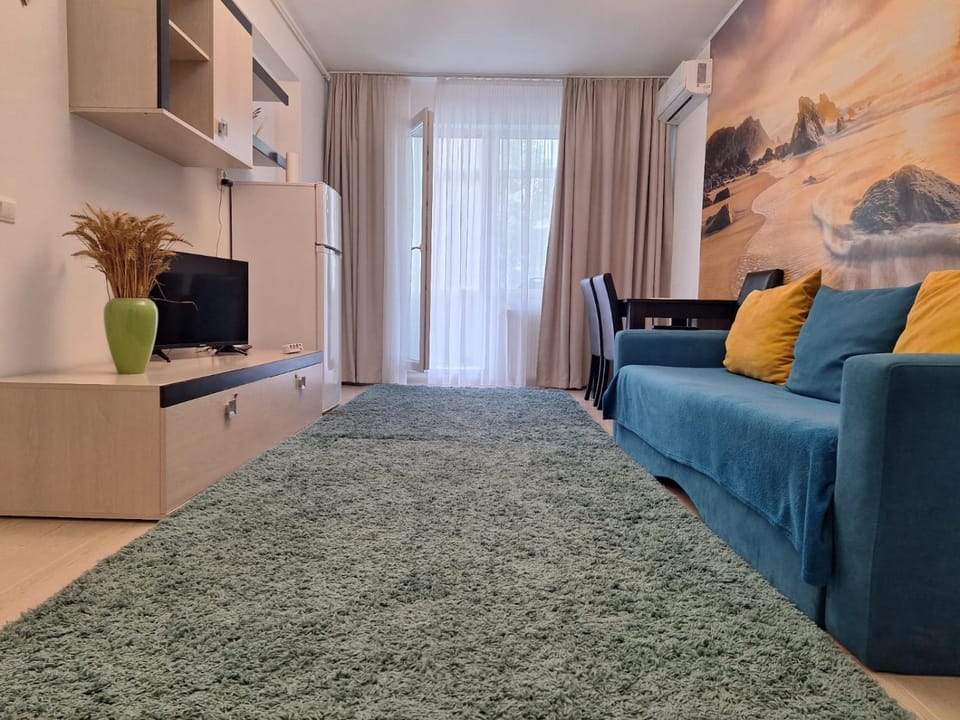 Communal lounge/ TV room, TV and multimedia, Living room, Seating area