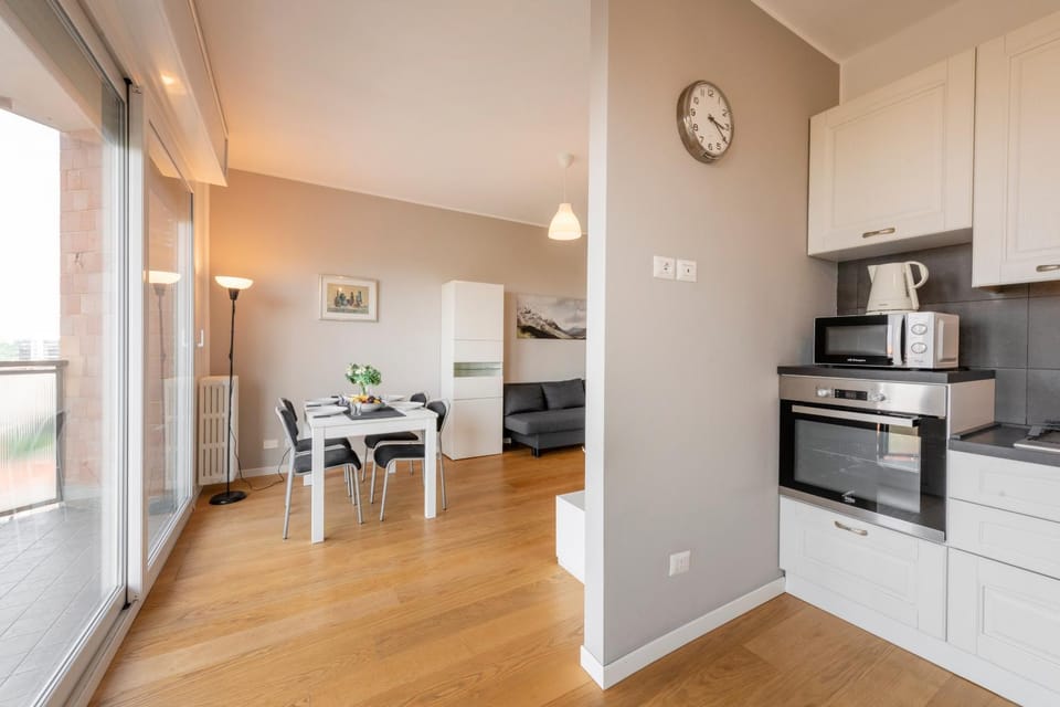 Kitchen or kitchenette, Seating area, Dining area, oven, stove