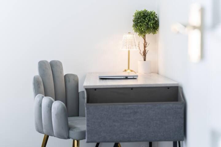 Open Mind Property - Luxury House & Free Parking House in Portsmouth