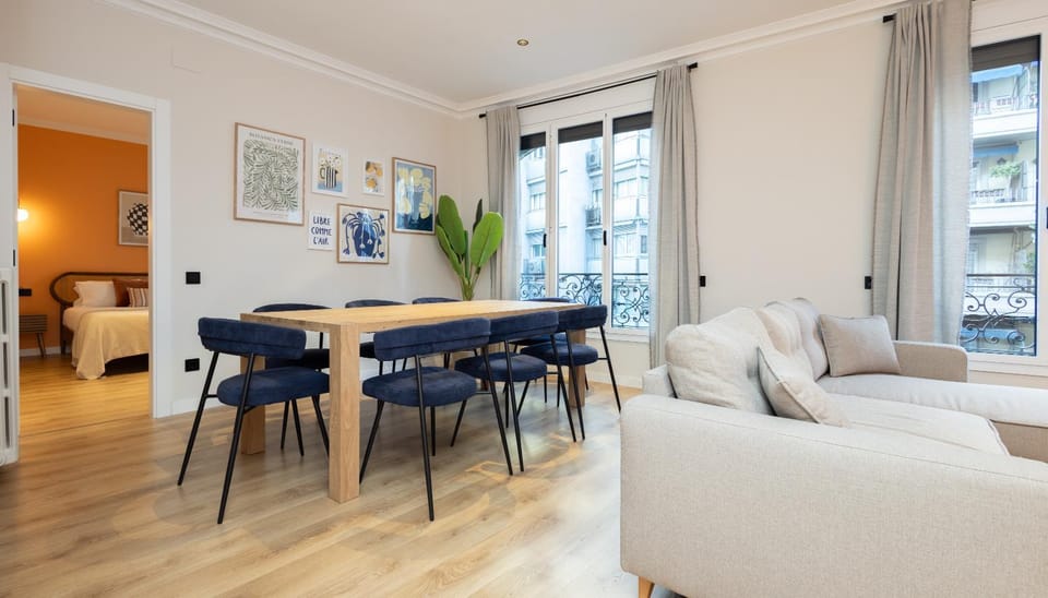 Living room, Seating area, Dining area