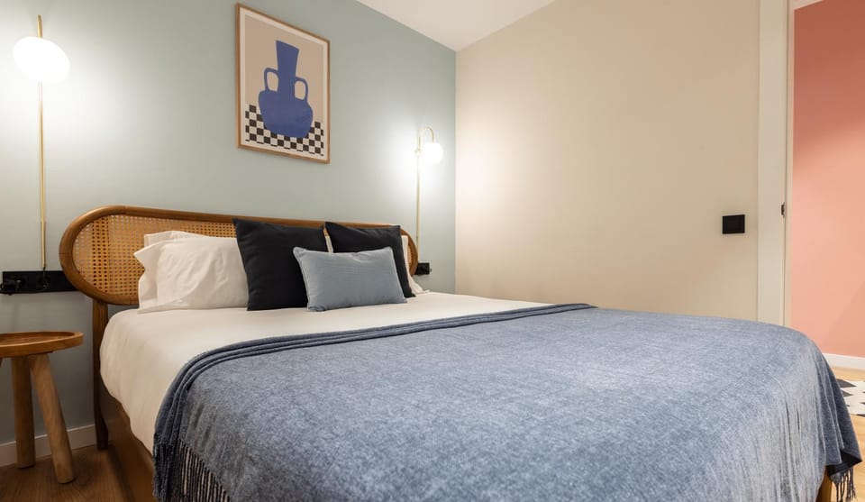 Bed, Photo of the whole room, Bedroom