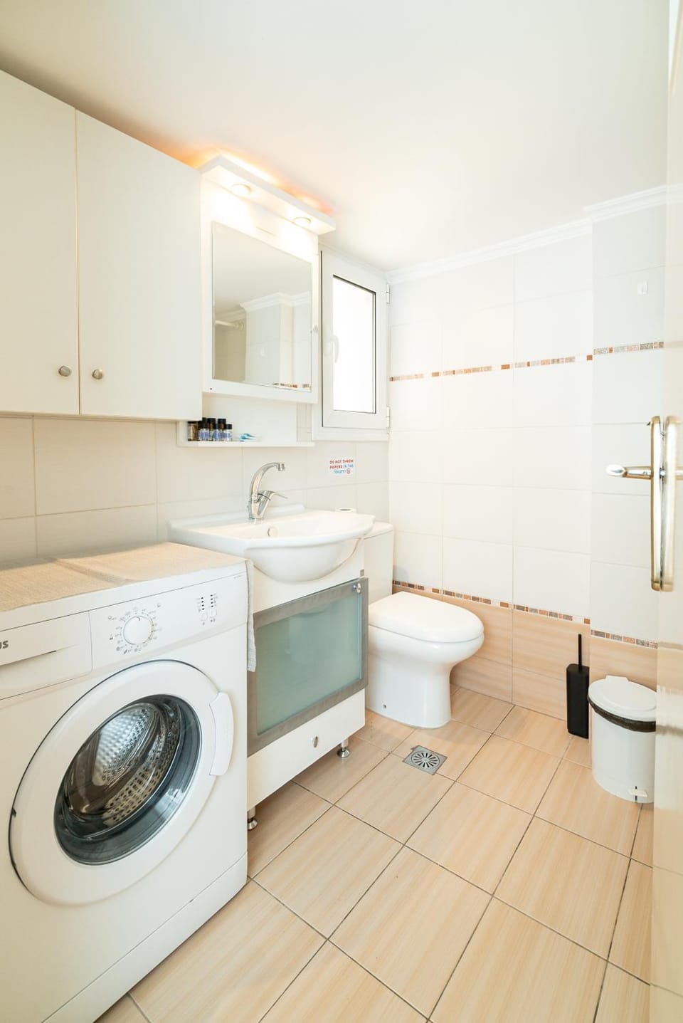 Toilet, Bathroom, washing machine