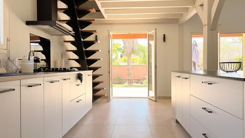Villa Bali Villa in Lunel