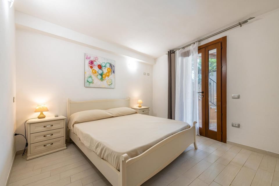 Property building, Living room, Bedroom